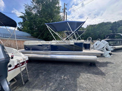 2027 Avalon Venture 85 Cruise 21