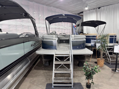 2027 Avalon Venture 85 Versatile Rear Bench - 21 FT