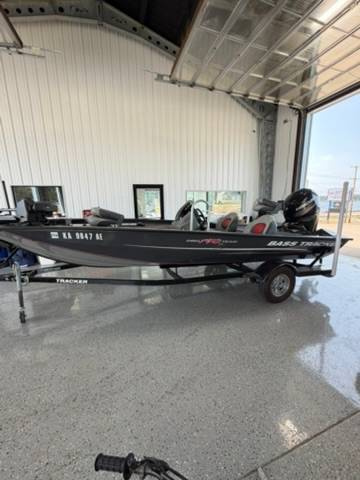 2015 Bass Tracker Pro 190 Team TX