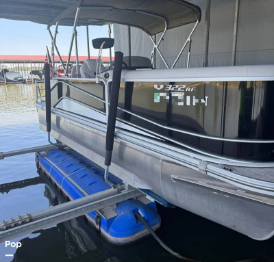 2019 Suncatcher V322RF