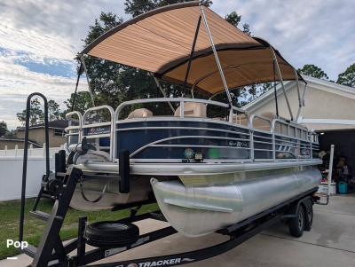 2023 Tracker Sun Tracker Fishin Barge 20 DLX