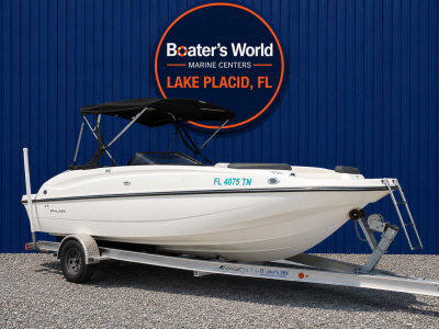2018 Bayliner 210 Deck Boat