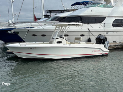 2025 Boston Whaler 230 OUTRAGE