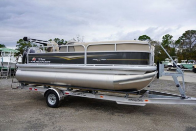 2025 Sun Tracker Party Barge