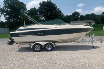 2000 Maxum 2300 SC