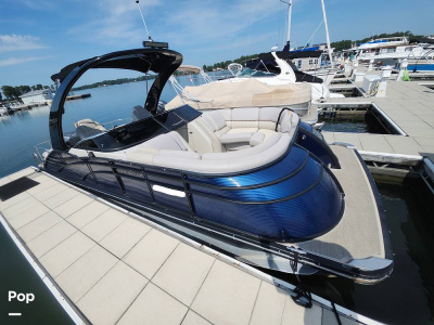 2015 Bennington 2372 QCW Sport Arch