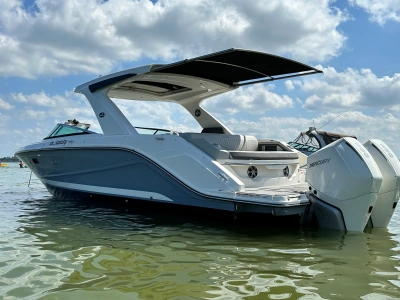 2021 Sea Ray 310 SLX OB