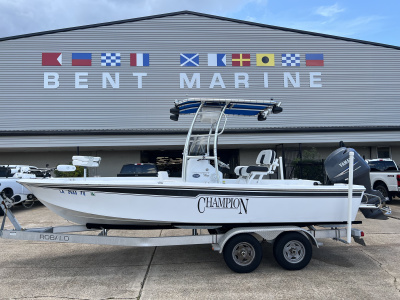 2009 Champion 220 Bay