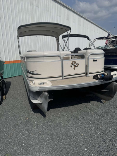 2003 Godfrey 220