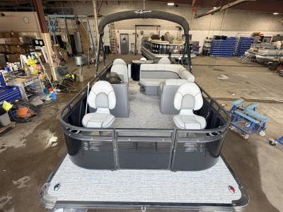 2023 Apex Qwest L818 Fish &60HP Honda 4Stroke