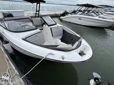 2025 Sea Ray SPX 210 OB