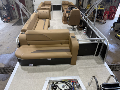 2027 Tahoe Sport 2380 Cruise Rear Bench & Honda 4-Stroke EFI