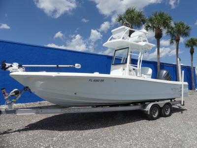 2022 Robalo 246 Cayman SD