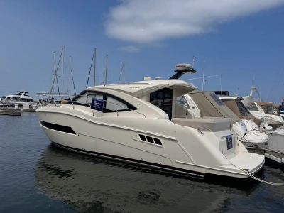 2018 Carver C37