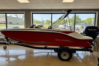 2025 Bayliner M17
