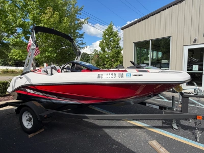 2017 Scarab 165