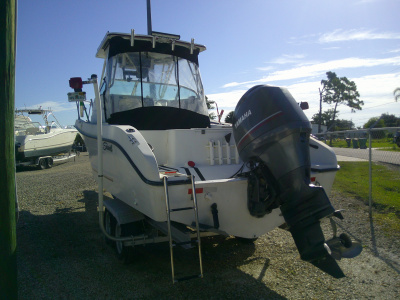 2006 Seaswirl Striper 2300