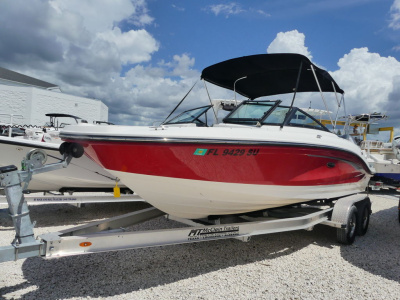 2021 Sea Ray SPX 210 Outboard