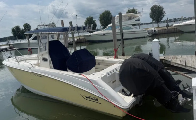 2005 Boston Whaler 270 Outrage