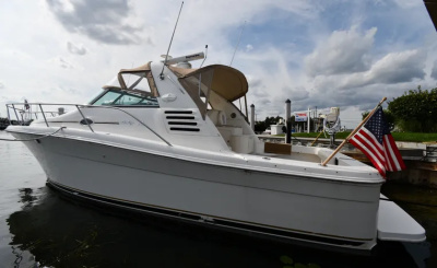 2000 Sea Ray 330 Express Cruiser