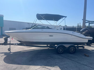 2023 Sea Ray SPX 210