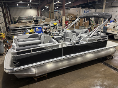 2027 Tahoe Sport 2180 Quad Lounge & Honda 4-Stroke EFI