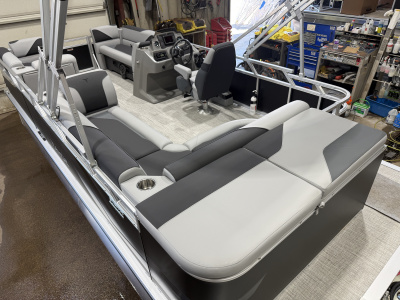 2027 Tahoe Sport 2180 Cruise & Honda 4-Stroke EFI
