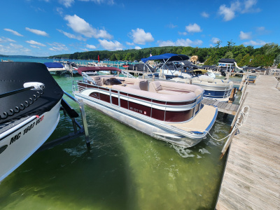 2018 Bennington GL 22 Pontoon