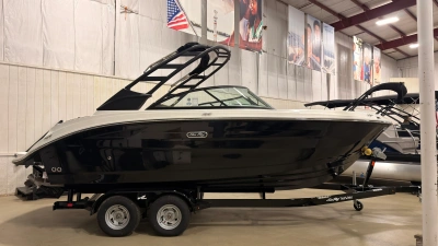 2026 Sea Ray SDX 230