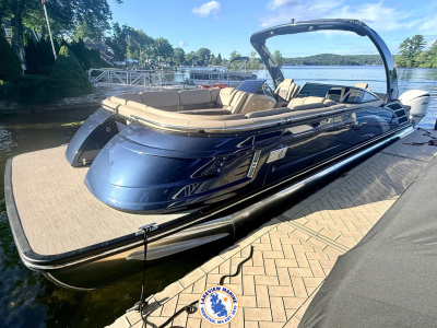 2024 Bennington QX Series 30