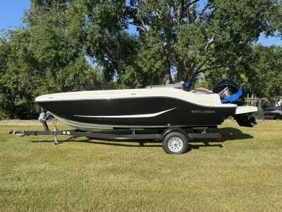 2025 Bayliner D20