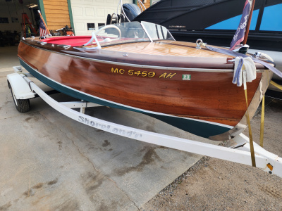 1947 Chris Craft 17 Runabout Deluxe