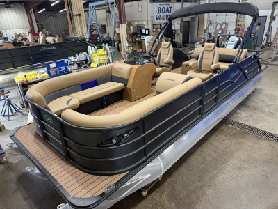 2027 Bentley Legacy 243 Swingback 300HP Tritoon