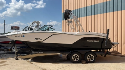 2016 Mastercraft NXT 22