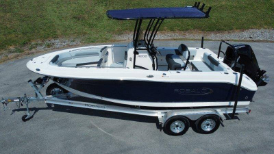 2027 Robalo 202 Explorer