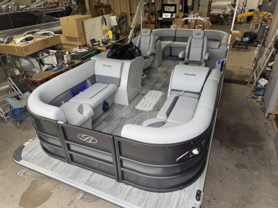 2026 Bentley Legacy 223 Navigator Quad Lounge Tritoon & Honda 4-Stroke EFI