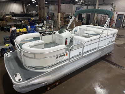 2003 Weeres 200 Suntanner & 60HP Johnson 4Stroke
