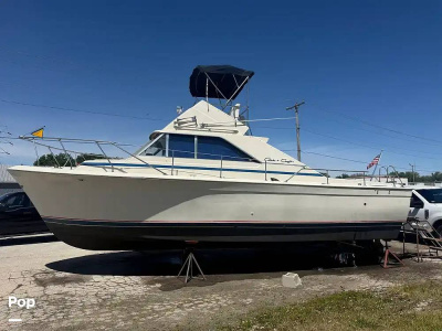 1970 Chris Craft Commander 31 Sports Express Flybridge
