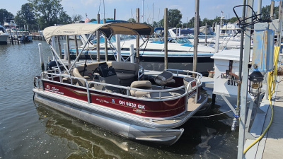 2023 Sun Tracker 18 DLX Bass Buggy