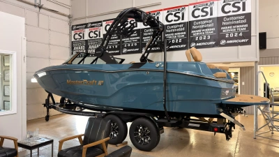 2027 Mastercraft XT22