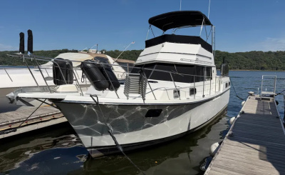 1989 Carver 3607 Aft Cabin Motor Yacht