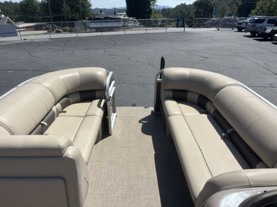 2022 Sun Tracker Party Barge® 20 DLX