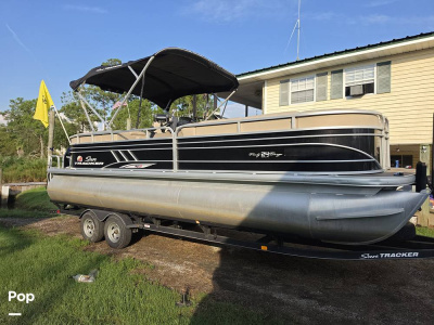 2021 Sun Tracker Party Barge 24 XP3