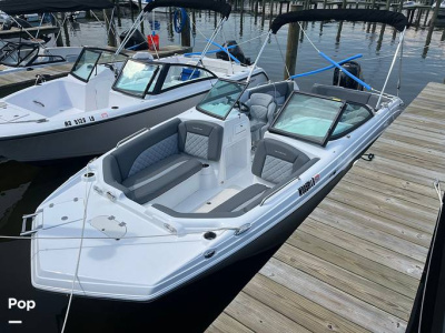 2025 Nautic Star 223 DC