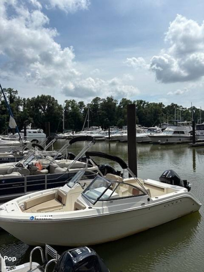 2024 Cobia 220 DC