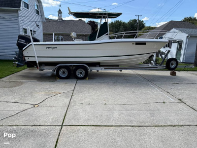 2000 Pursuit 2470 CC