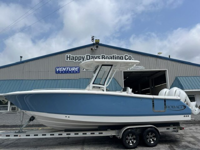 2027 Robalo R250 Center Console