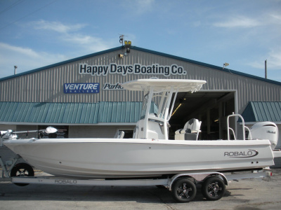 2026 Robalo 246 Cayman