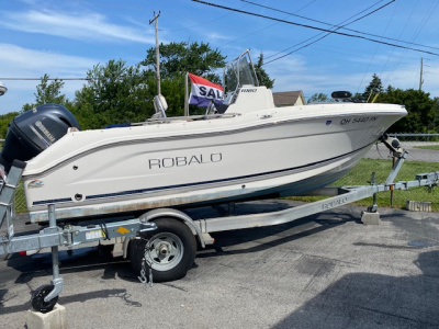 2016 Robalo R180 Center Console