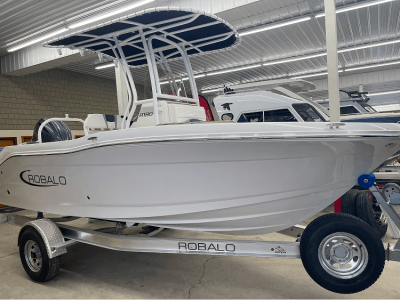 2026 Robalo R180 Center Console